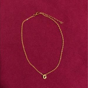 Initial “G” gold choker necklace